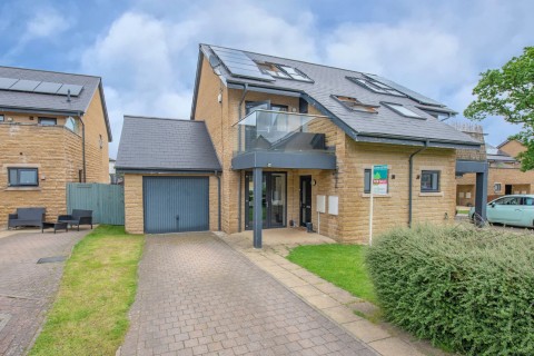 Click the photo for more details of Stansfield Close, Ben Rhydding, Ilkley