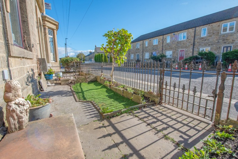 Images for Lane Ends, Cowling