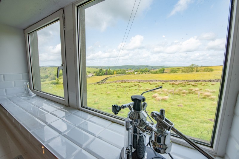 Images for Long Hill End, Cowling