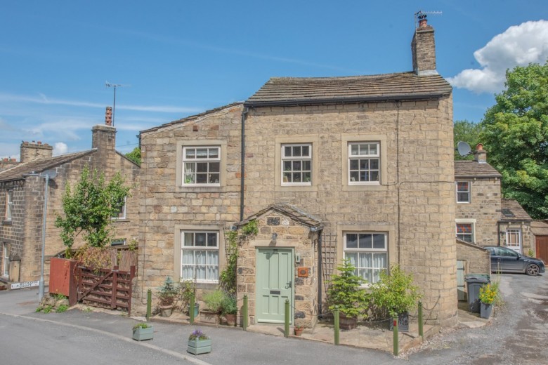 Click the photo for more details of High Street, Steeton, Keighley