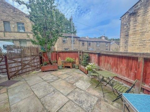 Click the photo for more details of High Street, Steeton, Keighley