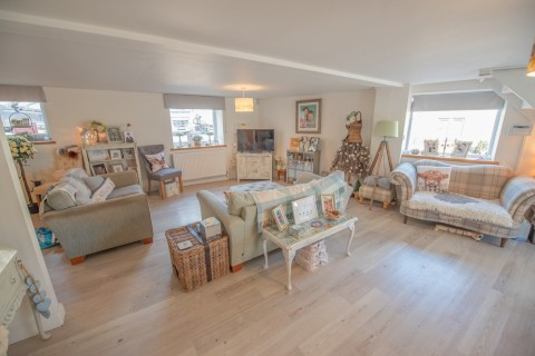 Click the photo for more details of Fold Lane, Cowling