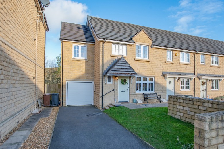 Click the photo for more details of Hawthorne Road, Steeton