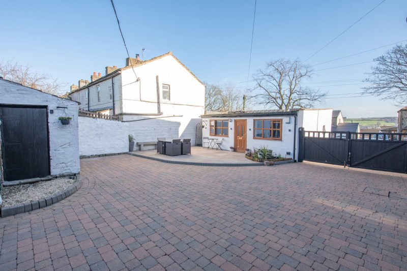 Images for Bogthorn, Oakworth