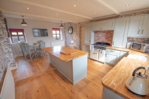 Click the photo for more details of Mount Pleasant, Glusburn