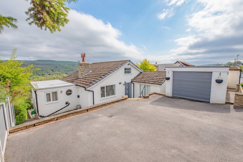 Click the photo for more details of Bar House Lane, Utley