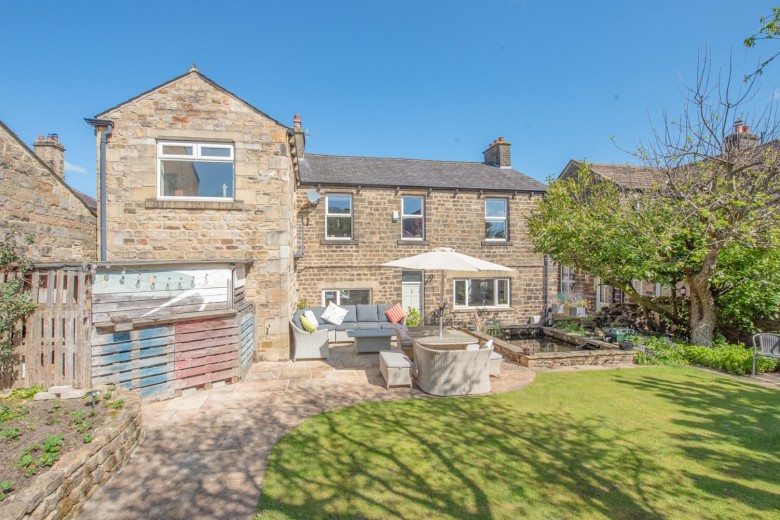 Click the photo for more details of Park Road, Cross Hills