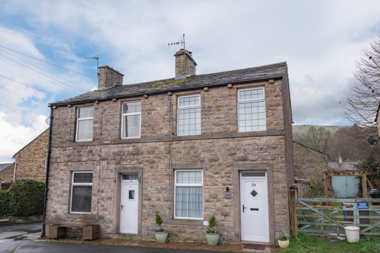 Click the photo for more details of Meadow Lane, Cononley