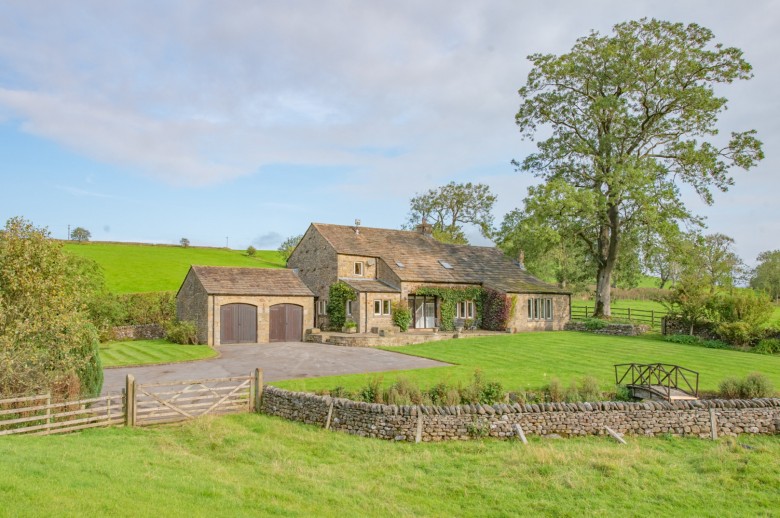 Click the photo for more details of Otterburn, Bell Busk, Skipton