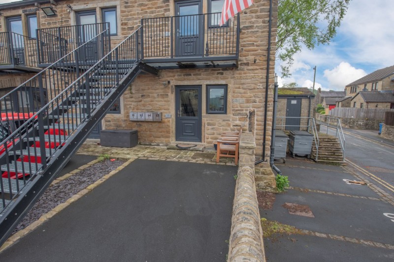 Images for Brigg Mount, Park Road, Cross Hills